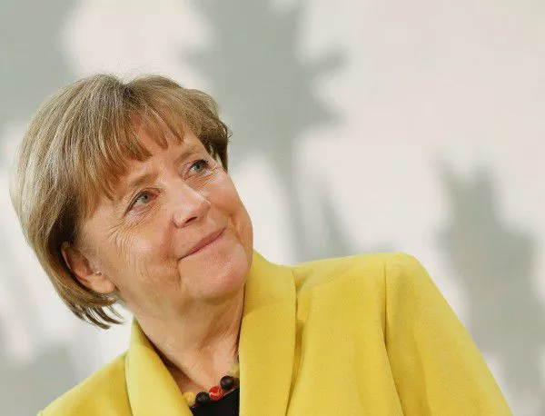 Меркел подкрепя помощта за Гърция