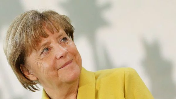 Меркел подкрепя помощта за Гърция