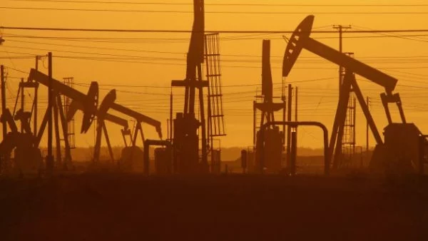 Цената на петрола падна след успокоените около ситуацията в Йемен