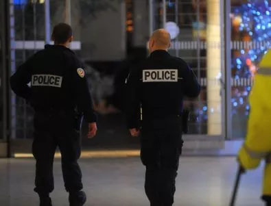 Масови арести в Париж заради буквален опит за преврат