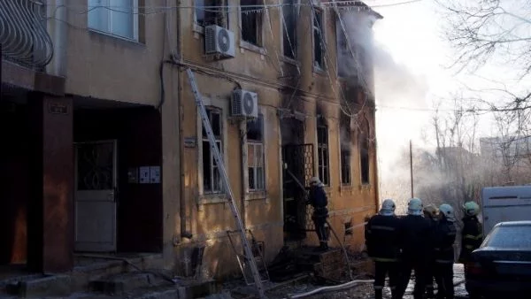 Голям пожар мобилизира огнеборците във Варна