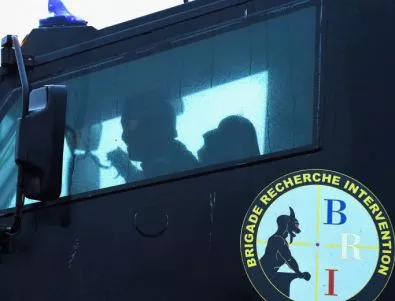Франция арестува петима души при операция срещу джихадистка клетка