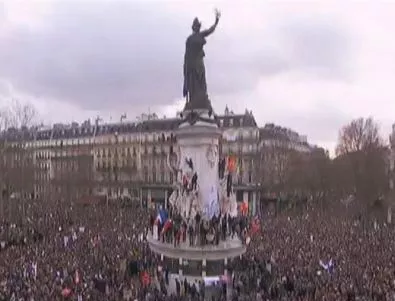 Започна Маршът на солидарността в памет на 17-те жертви в Париж