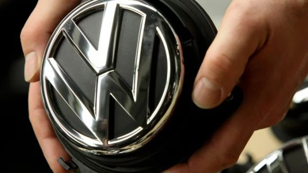Един от големите инвеститори във Volkswagen ще съди компанията