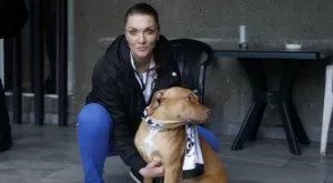 СНИМКИ: Фенка номер 1 грабна фланелката на Жоро Петков