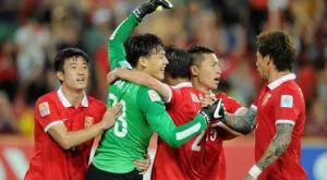 ВИДЕО: Как се спасява дузпа с помощта на момчето зад вратата