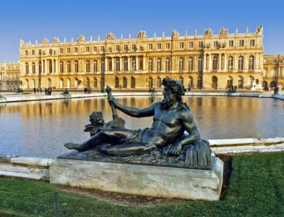 Служители на Версай продавали фалшиви билети за замъка 