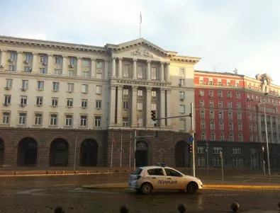 Българските чиновници струват годишно колкото фалита на КТБ