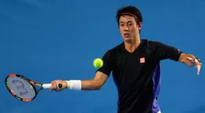 Нишикори е на победа от защита на титлата в Барселона