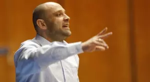 Изненада: Тити Папазов все още няма и 1 акция на Левски