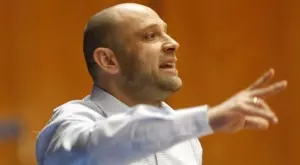 Тити Папазов обяви "голямото решение", пак отговори на феновете