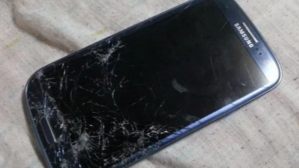 Как да премахнем драскотините от телефона си 