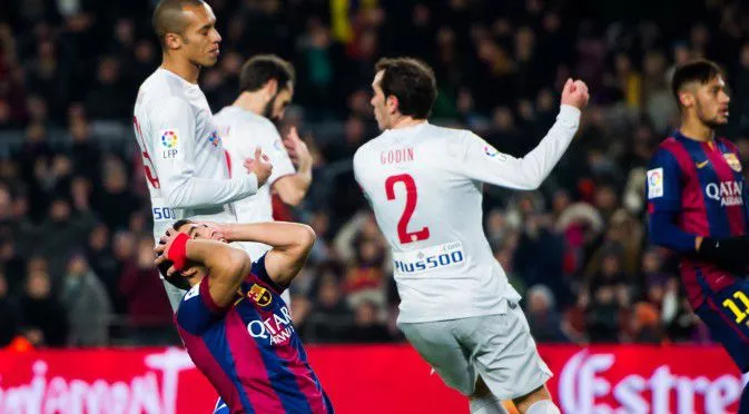 Грешка в края донесе ключов аванс на Барселона срещу Атлетико за Купата на Краля (ВИДЕО)