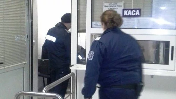 Снимки доказват полицейско насилие, МВР говори за пострадал полицай