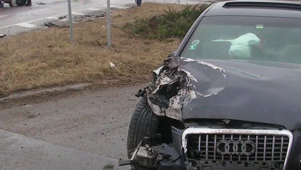 Млад мъж се бори за живота си след катастрофа край Кресна