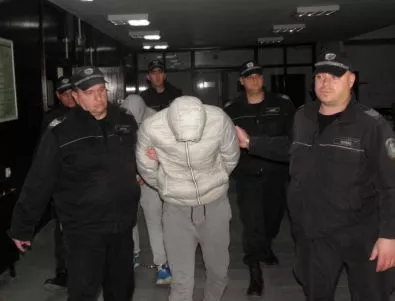 Трима обвиняеми в организирана престъпност във Варна остават в ареста