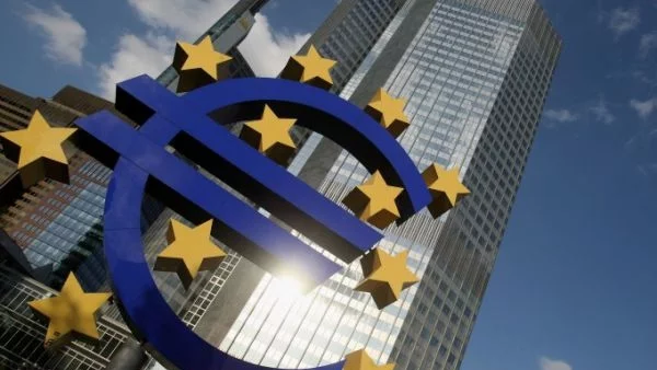 FT: ЕЦБ дава кредитни линии на България и Румъния, за да няма паника с банките заради Гърция