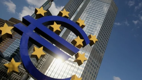 Главният икономист на ЕБВР: България е в позиция да се присъедини към валутния съюз