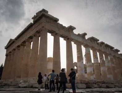 Moody`s понижи дълговия рейтинг на Гърция 