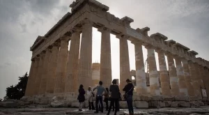 Гърция официално отново е в криза 