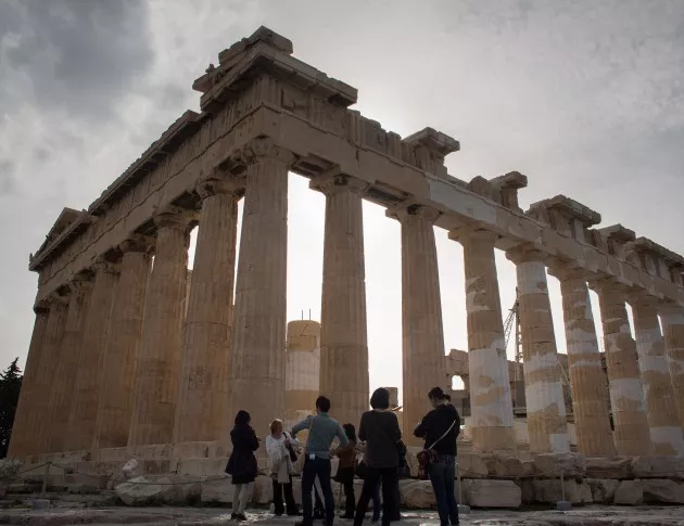 Мръсният въздух унищожава Акропола 