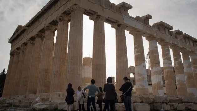 Мръсният въздух унищожава Акропола 