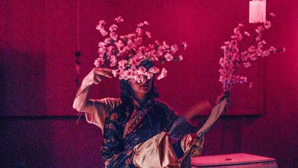 VOX POPULI  със специални представления в "Червената къща“ 