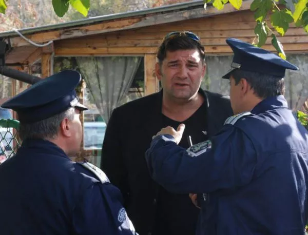 Пловдивски бизнесмен е обвинен за опит за убийство и седем палежа на коли