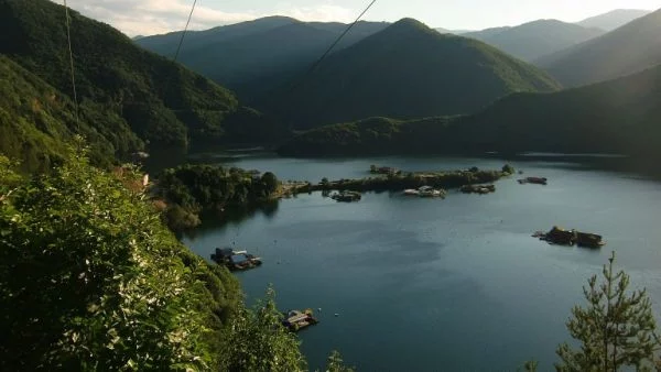 Трябва да си спомним колко красива е България