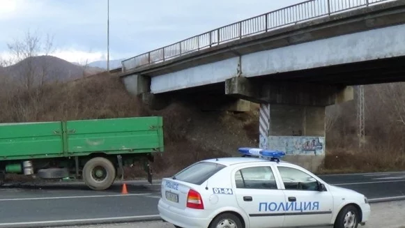 Засилено полицейско присъствие по Е-79 заради грабежа на казиното на Коко Динев