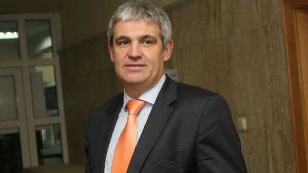 КНСБ ще натиска работодателите за увеличение на заплатите