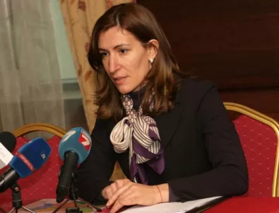 Ангелкова: Обмисляме законопроектът за изменението на Закона за туризма да се раздели на две 