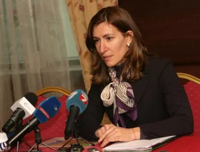 Ангелкова: До края на месец май ще има ясни правила за къмпингите