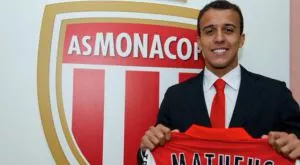 Бразилче ще тормози Берба за титулярно място