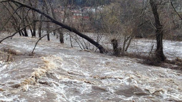 Оранжев код за опасно високи води е обявен за Тунджа при Елхово