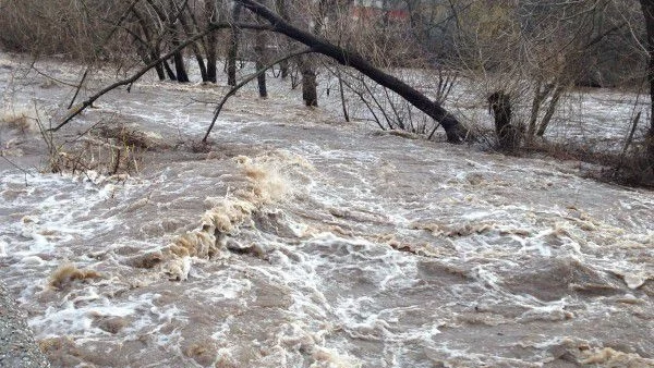 МОСВ: Нивата на реките в почти цялата страната са над праговете за високи води