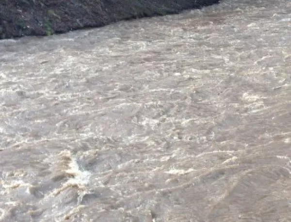 Леко са повишени нивата на реките в област Смолян, вследствие на дъждовете