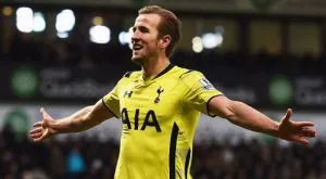 Кейн поднови контракта си с Тотнъм