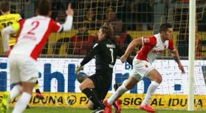 Нова загуба и Борусия остава на дъното