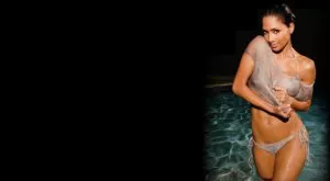 СНИМКИ: Гришовица няма свян - за хиляден път си показа циците