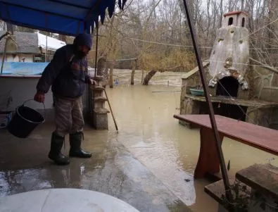 Подпомагат пострадалите от наводнението в Старозагорско‏