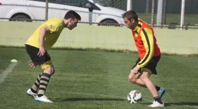 Ботев (Пловдив) задържа дуо основни футболисти