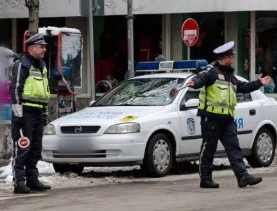 Жена блъсна най-оборудваната патрулка в Благоевград