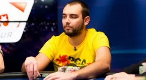 2015/02/09/0144156001423463679