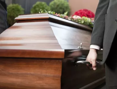 Американски блогър се погреба жив за два дни (ВИДЕО)