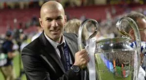 Зидан и Платини кацат у нас за финала на Евро 2015 