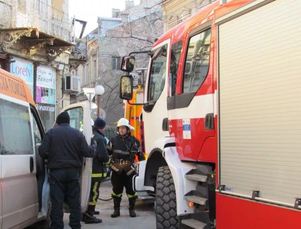 Две жени пострадаха при пожар в Сливен