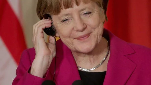 Меркел: Проблемът с бежанците ще занимава повече Евросъюза, отколкото Гърция 