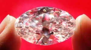 Японците масово разпродават диамантите си 
