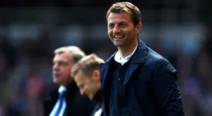 Тим Шерууд пое Астън Вила